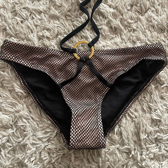 Bikini - Gold and Black Mesh Overlay🤩 - Picture 4 of 9
